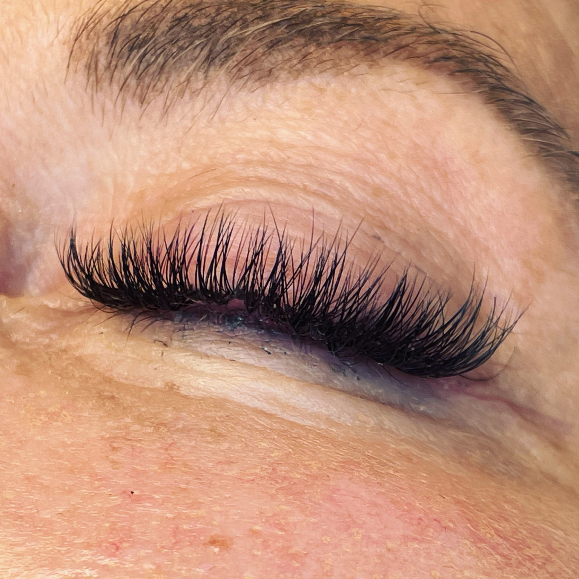 Eyelash extension